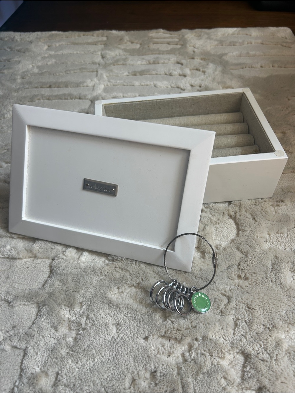Stella & Dot White Jewelry Ring Box with ring sizers